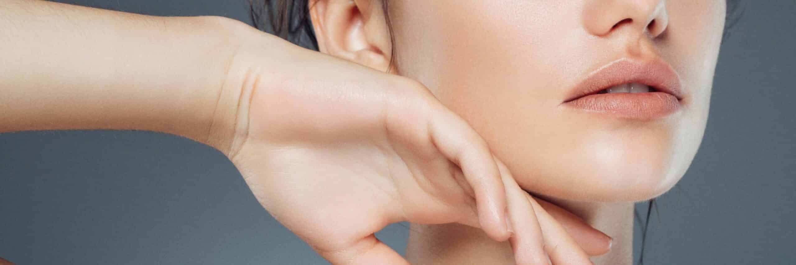 Acide hyaluronique : un lifting de l'ovale du visage sans chirurgie